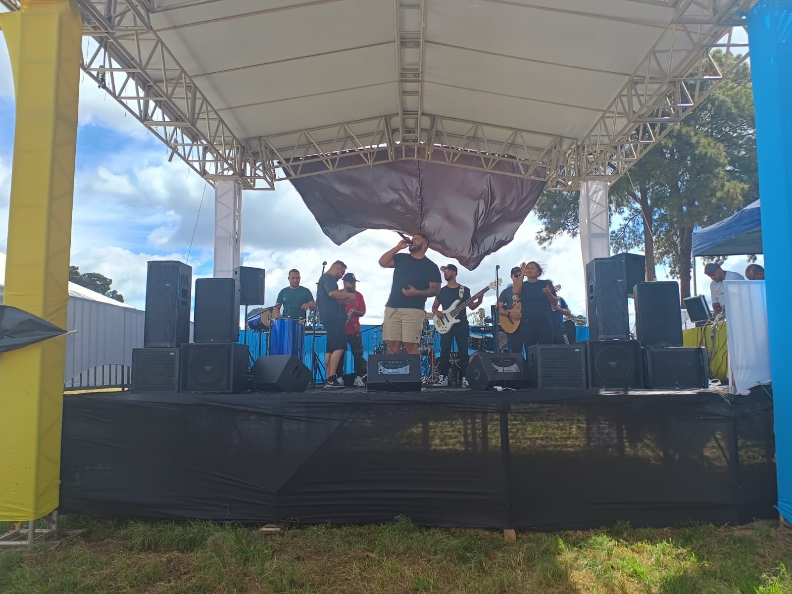 Dia Feliz – Paranoá (1)